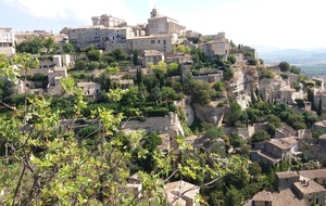 Gordes, Roussillon, la fontaine du Vaucluse