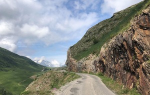 Col de Sarenne... route défoncée !