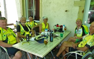 pause rafraîchissante après le pique-nique à St Gengoux