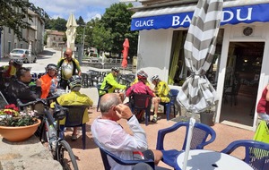 ...et le petit café avant de rejoindre le col du Rouvey à 1244 m d'altitude