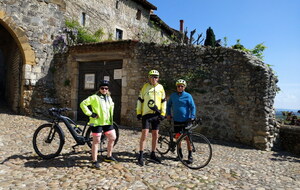 626aaa4a24387_perouges.jpg